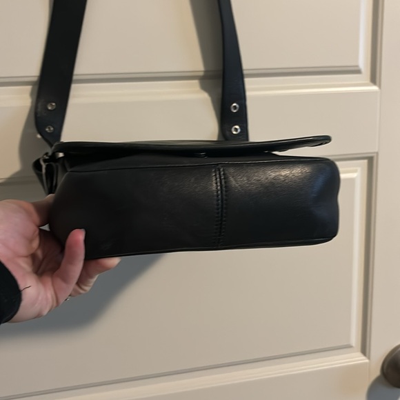 Vintage Coach Flap Front Purse - Picture 4 of 10